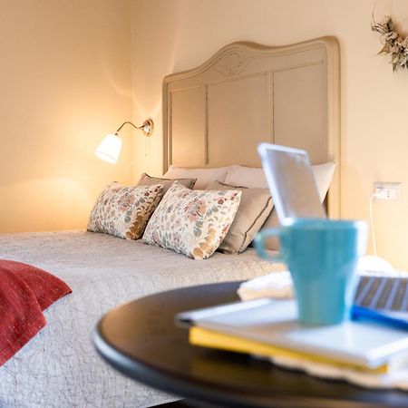 B&B Tra I Laghi Casale Corte Cerro Zewnętrze zdjęcie
